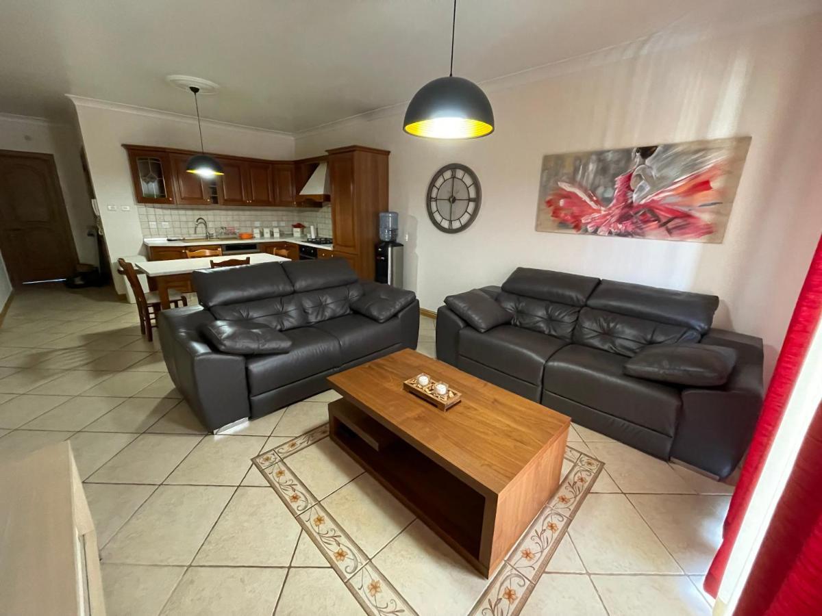 Beautiful Central Apartment With Pool St. Paul's Bay Exteriör bild