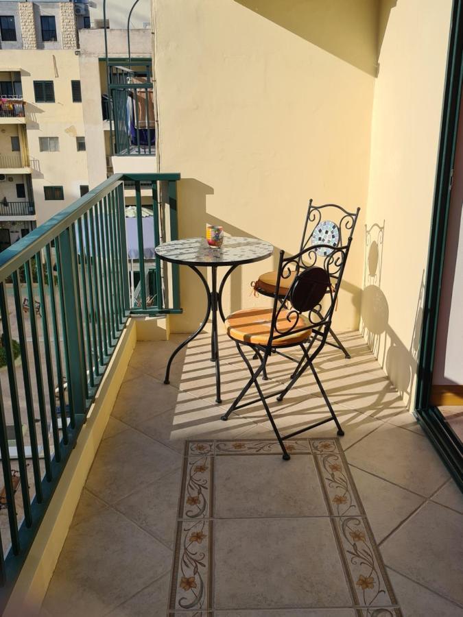 Beautiful Central Apartment With Pool St. Paul's Bay Exteriör bild